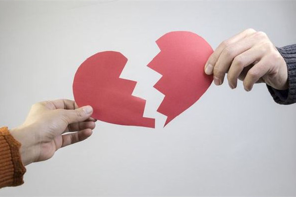 主婦起訴離婚才知丈夫年薪300萬(wàn) 家庭主婦離婚有賠償嗎 主婦起訴離婚才知丈夫年薪300萬(wàn) 家庭主婦離婚有賠償嗎