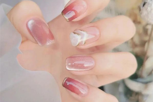 貓眼膠是烤燈后在再吸嗎 貓眼膠怎么用 貓眼膠是烤燈后在再吸嗎 貓眼膠怎么用