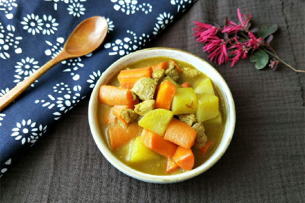 咖喱塊有咸味嗎 咖喱塊要放鹽嗎 咖喱塊有咸味嗎 咖喱塊要放鹽嗎