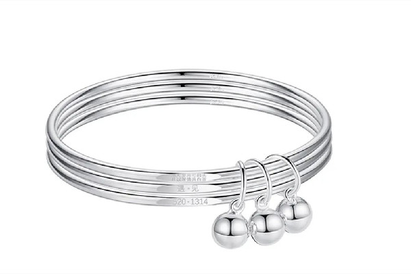 銀手鐲怎么保存不變黑 銀手鐲放久了發(fā)黑是什么原因 銀手鐲怎么保存不變黑 銀手鐲放久了發(fā)黑是什么原因