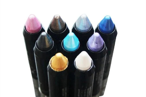 高光棒的正確使用方法 高光棒用什么抹開 高光棒的正確使用方法 高光棒用什么抹開