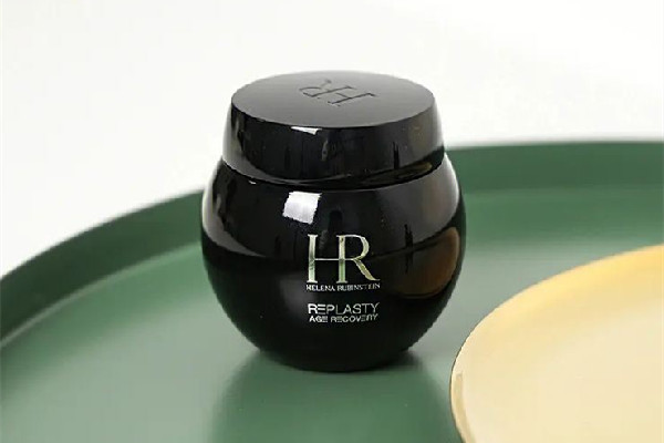 赫蓮娜黑繃帶面霜適合什么年齡 赫蓮娜黑繃帶面霜可以白天用嗎 赫蓮娜黑繃帶面霜適合什么年齡 赫蓮娜黑繃帶面霜可以白天用嗎