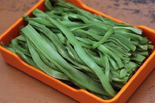 貢菜放久了變黑能吃嗎 貢菜放辣鍋還是清湯 貢菜放久了變黑能吃嗎 貢菜放辣鍋還是清湯