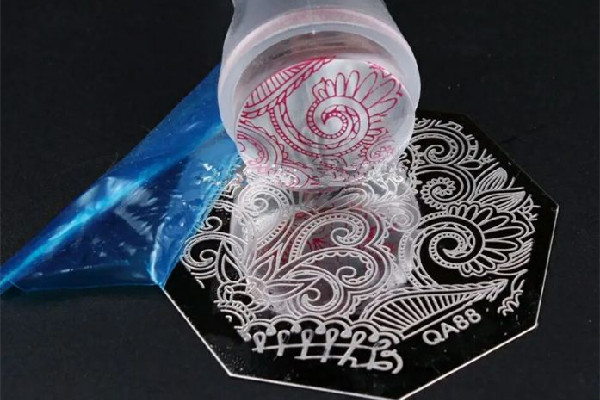 美甲印章怎么使用 美甲印章的作用 美甲印章怎么使用 美甲印章的作用