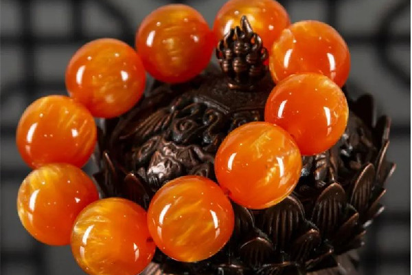 琥珀手串多少顆有講究嗎 琥珀手串一般多少顆珠子 琥珀手串多少顆有講究嗎 琥珀手串一般多少顆珠子