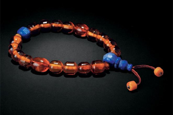 琥珀手串有裂紋怎么辦 琥珀手串有裂紋是假的嗎 琥珀手串有裂紋怎么辦 琥珀手串有裂紋是假的嗎