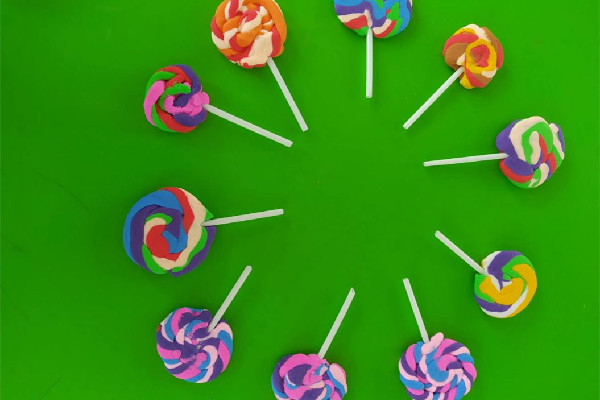 橡皮泥怎么保存才不容易干 橡皮泥可以放水里嗎 橡皮泥怎么保存才不容易干 橡皮泥可以放水里嗎