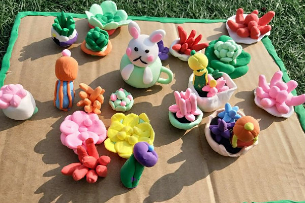 橡皮泥怎么保存才不容易干 橡皮泥可以放水里嗎 橡皮泥怎么保存才不容易干 橡皮泥可以放水里嗎