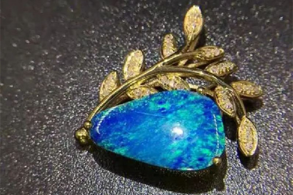 歐泊石會(huì)不會(huì)氣泡越來越多 歐泊石有氣泡正常嗎 歐泊石會(huì)不會(huì)氣泡越來越多 歐泊石有氣泡正常嗎