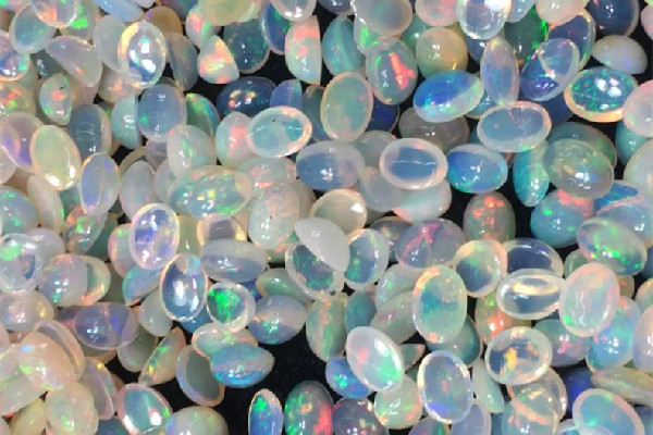 歐泊石變色了怎么恢復(fù) 歐泊石為什么會(huì)變色 歐泊石變色了怎么恢復(fù) 歐泊石為什么會(huì)變色