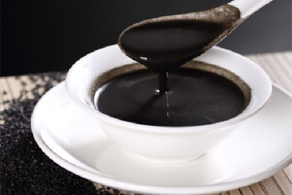 黑芝麻糊泡出來(lái)是紫色的正常嗎 黑芝麻糊泡出來(lái)稠的好還是稀的好 黑芝麻糊泡出來(lái)是紫色的正常嗎 黑芝麻糊泡出來(lái)稠的好還是稀的好