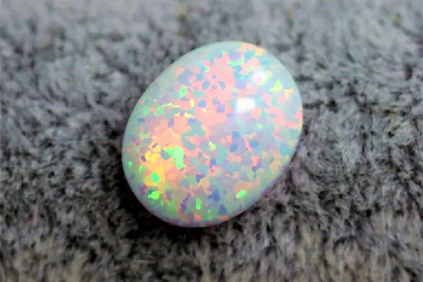 歐泊石會(huì)不會(huì)氣泡越來越多 歐泊石有氣泡正常嗎 歐泊石會(huì)不會(huì)氣泡越來越多 歐泊石有氣泡正常嗎