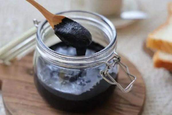 黑芝麻糊用開水沖還是溫水 黑芝麻糊用牛奶沖好嗎 黑芝麻糊用開水沖還是溫水 黑芝麻糊用牛奶沖好嗎