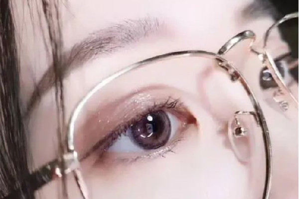 美瞳有度數(shù)跟眼鏡度數(shù)怎么轉(zhuǎn)換 美瞳要買度數(shù)低一點(diǎn)的嗎 美瞳有度數(shù)跟眼鏡度數(shù)怎么轉(zhuǎn)換 美瞳要買度數(shù)低一點(diǎn)的嗎