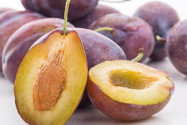 西梅有維生素c嗎 西梅可以補(bǔ)充什么營(yíng)養(yǎng) 西梅有維生素c嗎 西梅可以補(bǔ)充什么營(yíng)養(yǎng)