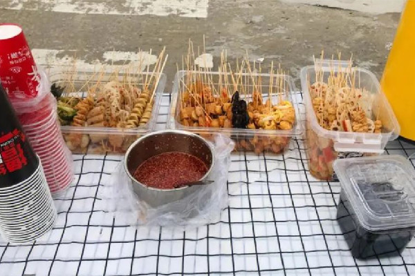 當(dāng)事人回應(yīng)擺攤?cè)杖?000質(zhì)疑 擺攤做什么生意好 當(dāng)事人回應(yīng)擺攤?cè)杖?000質(zhì)疑 擺攤做什么生意好