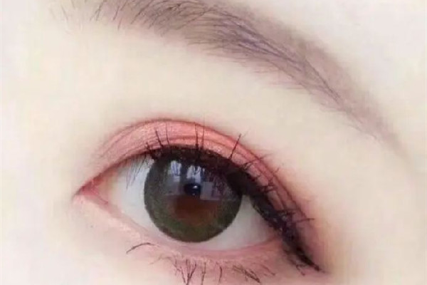 美瞳不開封可以保存多久 美瞳放久了結(jié)晶怎么辦