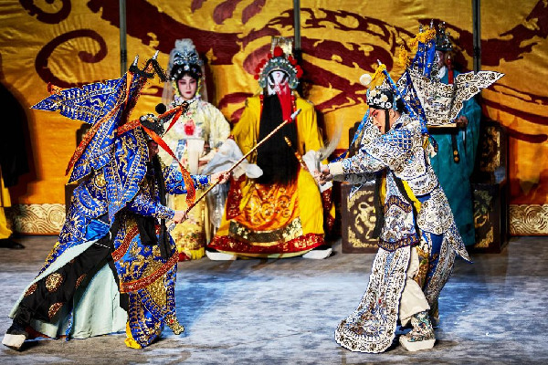 京劇的哇呀呀喂呀呀哇哈哈都啥意思 京劇有什么角色 京劇的哇呀呀喂呀呀哇哈哈都啥意思 京劇有什么角色