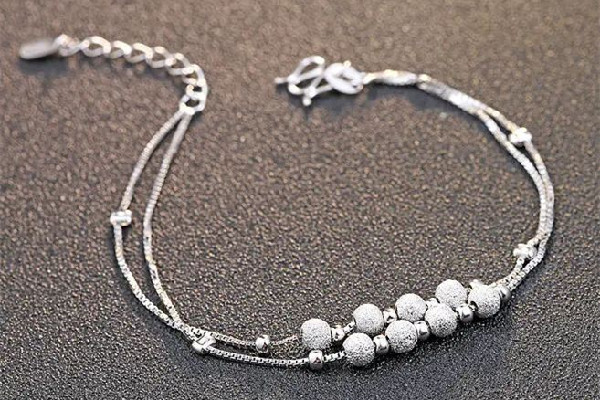 純銀手鏈價(jià)格一般多少 純銀手鏈怎么選購(gòu) 純銀手鏈價(jià)格一般多少 純銀手鏈怎么選購(gòu)