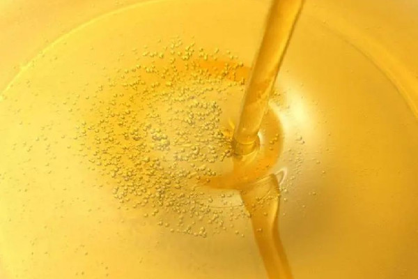 玉米油和花生油哪個(gè)更健康 玉米油適合什么人群吃 玉米油和花生油哪個(gè)更健康 玉米油適合什么人群吃