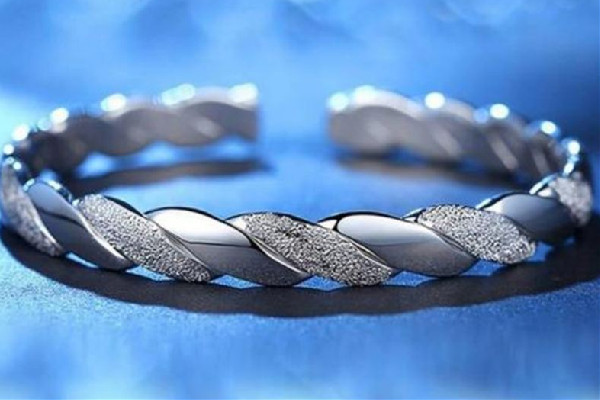 純銀手鏈價(jià)格一般多少 純銀手鏈怎么選購(gòu) 純銀手鏈價(jià)格一般多少 純銀手鏈怎么選購(gòu)