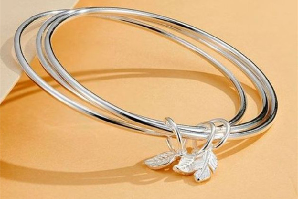 純銀手鏈對(duì)身體好嗎 純銀手鏈可以辟邪嗎 純銀手鏈對(duì)身體好嗎 純銀手鏈可以辟邪嗎