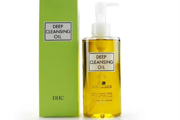 卸妝油用了還要用洗面奶嗎 卸妝油用什么洗掉 卸妝油用了還要用洗面奶嗎 卸妝油用什么洗掉