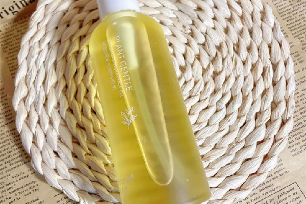 卸妝油用了還要用洗面奶嗎 卸妝油用什么洗掉 卸妝油用了還要用洗面奶嗎 卸妝油用什么洗掉