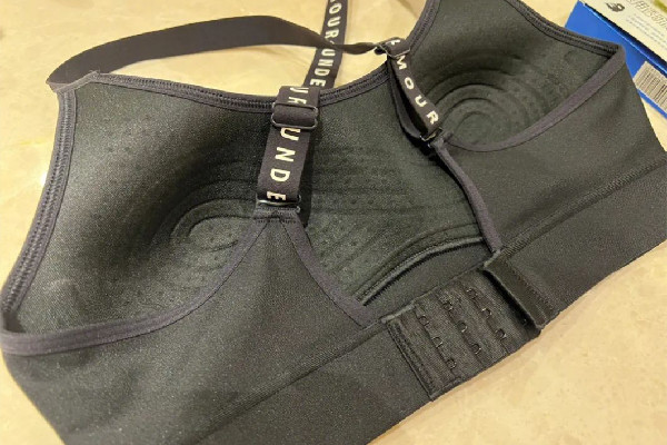 運(yùn)動(dòng)內(nèi)衣和普通內(nèi)衣有什么區(qū)別 運(yùn)動(dòng)內(nèi)衣是什么樣子 運(yùn)動(dòng)內(nèi)衣和普通內(nèi)衣有什么區(qū)別 運(yùn)動(dòng)內(nèi)衣是什么樣子