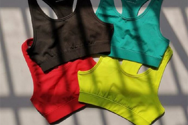 運(yùn)動內(nèi)衣的胸墊需要拿出來洗嗎 運(yùn)動內(nèi)衣怎么洗不變形 運(yùn)動內(nèi)衣的胸墊需要拿出來洗嗎 運(yùn)動內(nèi)衣怎么洗不變形