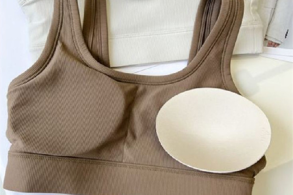 運(yùn)動(dòng)內(nèi)衣有鋼圈嗎 運(yùn)動(dòng)內(nèi)衣買固定的還是拆卸的好 運(yùn)動(dòng)內(nèi)衣有鋼圈嗎 運(yùn)動(dòng)內(nèi)衣買固定的還是拆卸的好