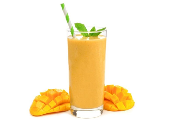 芒果榨汁放水還是牛奶 芒果榨汁怎么做好喝 芒果榨汁放水還是牛奶 芒果榨汁怎么做好喝