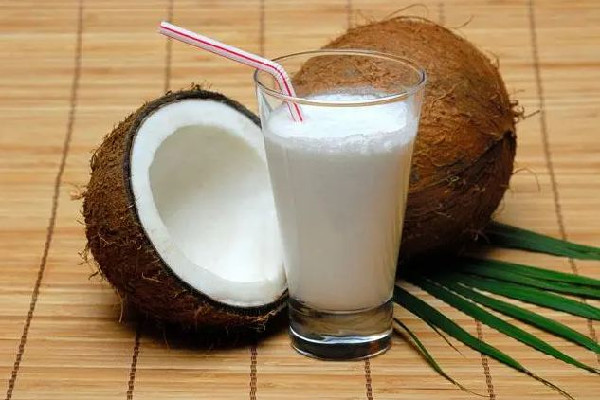 椰汁是上火的還是降火的 椰汁適合什么人群喝 椰汁是上火的還是降火的 椰汁適合什么人群喝