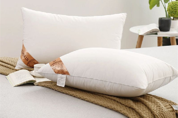 羽絨枕頭對(duì)頸椎好不好 羽絨枕頭有什么好處 羽絨枕頭對(duì)頸椎好不好 羽絨枕頭有什么好處