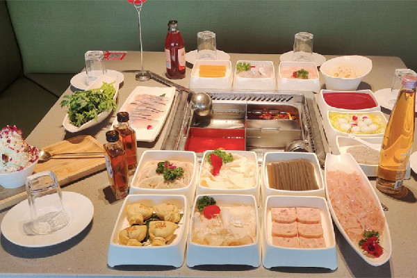 究竟誰在留宿海底撈 海底撈不是大學(xué)生可以打折嗎 究竟誰在留宿海底撈 海底撈不是大學(xué)生可以打折嗎