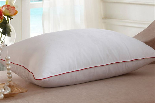 羽絨枕頭有味怎么處理 羽絨枕頭有鴨腥味是怎么回事 羽絨枕頭有味怎么處理 羽絨枕頭有鴨腥味是怎么回事