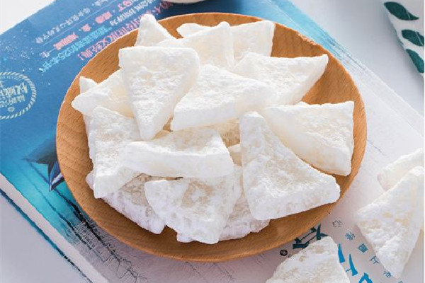 椰子片是油炸的嗎 椰子片對(duì)身體好嗎 椰子片是油炸的嗎 椰子片對(duì)身體好嗎