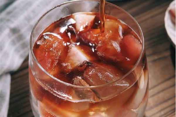 咖啡液用冷水還是熱水沖 咖啡液用什么牛奶泡比較好 咖啡液用冷水還是熱水沖 咖啡液用什么牛奶泡比較好