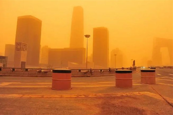 全國18省份有揚(yáng)沙浮塵天氣 浮塵天氣是什么原因造成的 全國18省份有揚(yáng)沙浮塵天氣 浮塵天氣是什么原因造成的