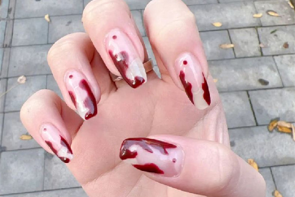 紅色美甲有哪些款式 紅色美甲可以搭配什么顏色 紅色美甲有哪些款式 紅色美甲可以搭配什么顏色