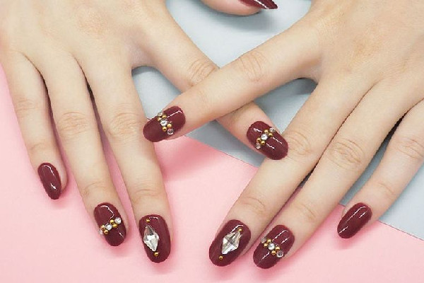 美甲貼鉆可以保持多久 美甲貼鉆會勾衣服嗎 美甲貼鉆可以保持多久 美甲貼鉆會勾衣服嗎