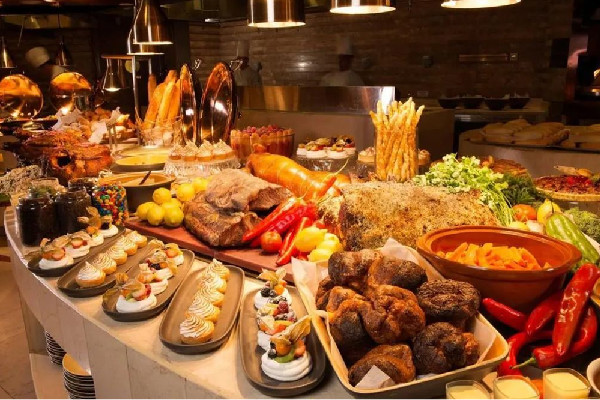 兩女子為吃自助餐回本被行拘 自助餐可以打包帶走嗎 兩女子為吃自助餐回本被行拘 自助餐可以打包帶走嗎