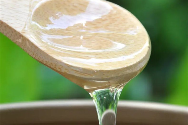 槐花蜜是什么顏色 槐花蜜可以長(zhǎng)期喝嗎 槐花蜜是什么顏色 槐花蜜可以長(zhǎng)期喝嗎