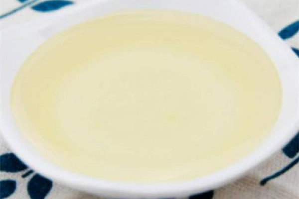 槐花蜜可以空腹喝嗎 槐花蜜什么時候喝最好 槐花蜜可以空腹喝嗎 槐花蜜什么時候喝最好