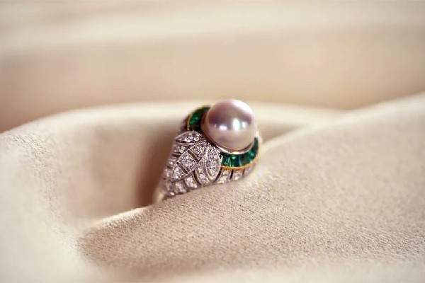 珍珠首飾和黃金首飾哪個(gè)保值 珍珠首飾和黃金首飾可不可以混搭 珍珠首飾和黃金首飾哪個(gè)保值 珍珠首飾和黃金首飾可不可以混搭