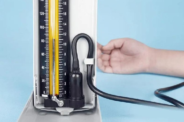 水銀血壓計和電子血壓計哪個準確 水銀血壓計會有誤差嗎 水銀血壓計和電子血壓計哪個準確 水銀血壓計會有誤差嗎