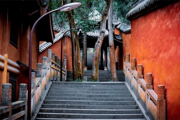 去寺廟是祈福還是祭祀 去寺廟拜菩薩有什么講究 去寺廟是祈福還是祭祀 去寺廟拜菩薩有什么講究