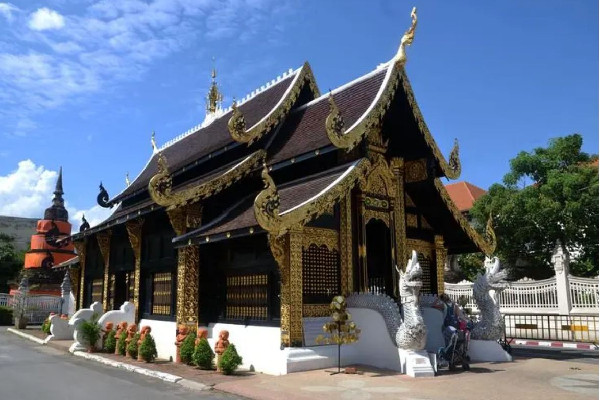 去寺廟穿衣服有講究嗎 去寺廟穿紅色衣服可以嗎 去寺廟穿衣服有講究嗎 去寺廟穿紅色衣服可以嗎