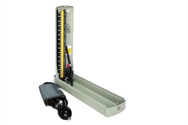 水銀血壓計和電子血壓計哪個準確 水銀血壓計會有誤差嗎 水銀血壓計和電子血壓計哪個準確 水銀血壓計會有誤差嗎