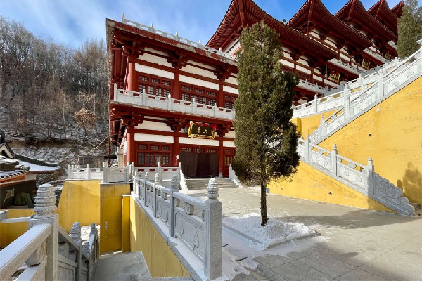 去寺廟先上香還是先磕頭 去寺廟拜神的順序 去寺廟先上香還是先磕頭 去寺廟拜神的順序